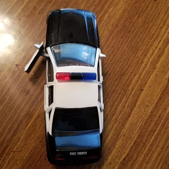 Oklahoma Highway Patrol Road Champs die cast police car 1:43 scale - Picture 10 of 11